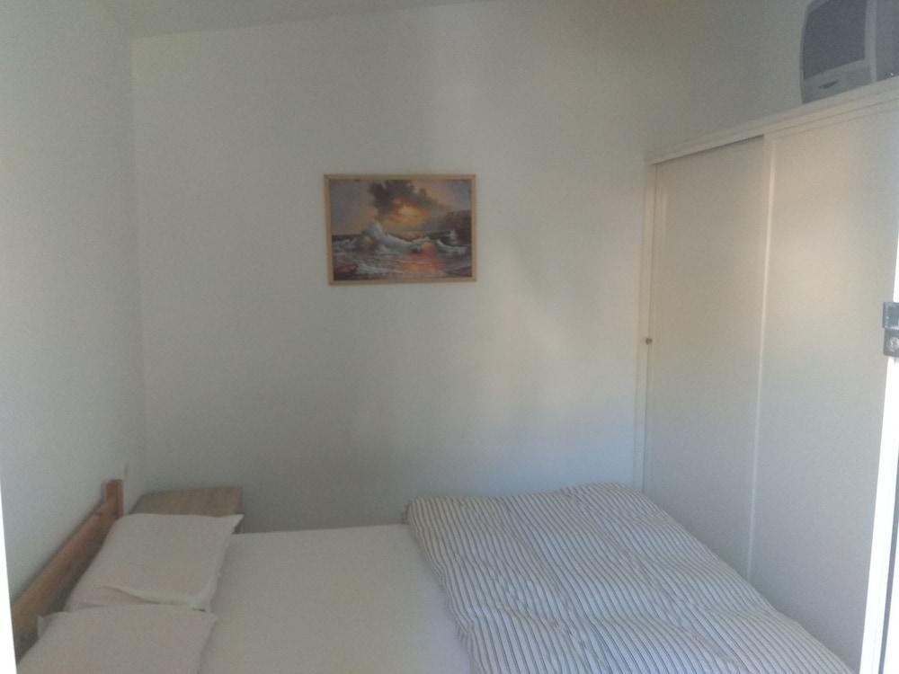 Roula'S Rooms Aegina Eksteriør billede